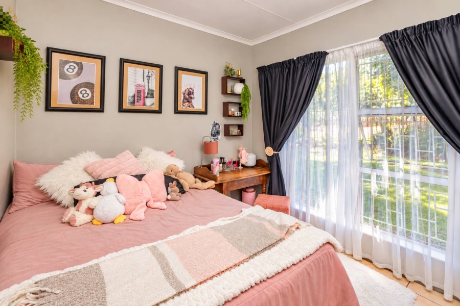 5 Bedroom Property for Sale in Melodie North West